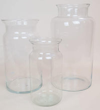 Afbeelding in Gallery-weergave laden, Glazen vaas van gerecycled glas - Rinus de Ruyter bloemisten
